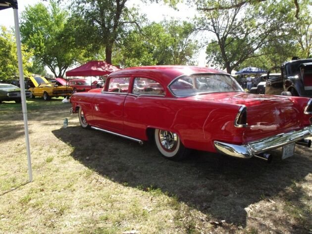 {short description of image}