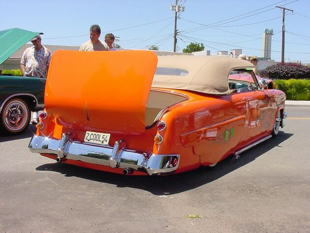 {short description of image}