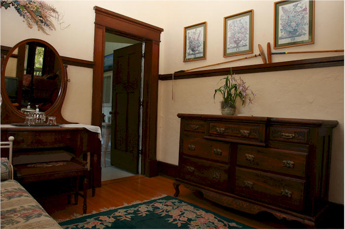 {short description of image}