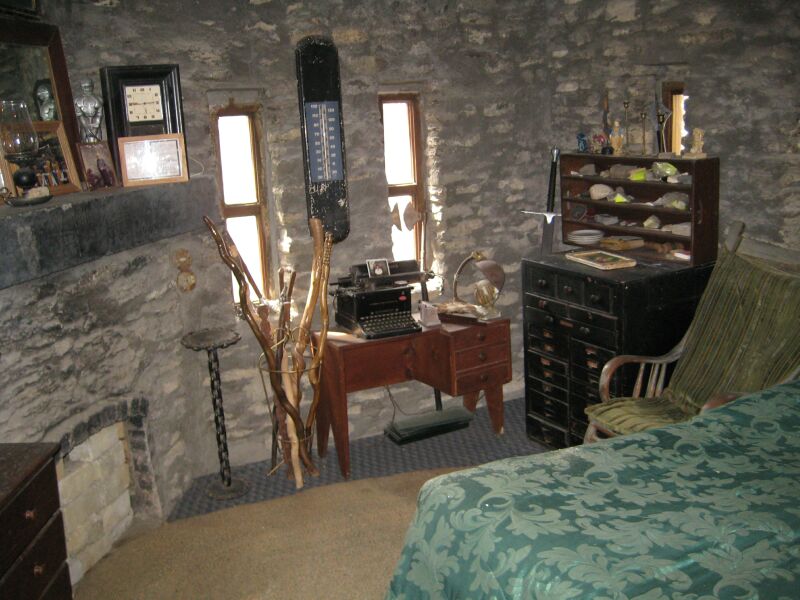 {short description of image}