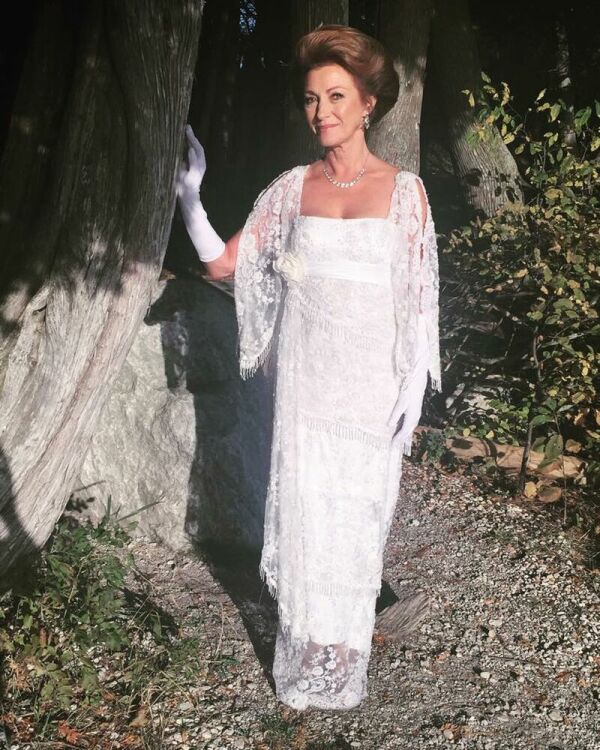 {short description of image}