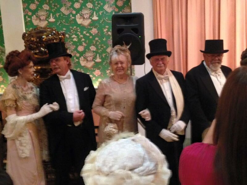 {short description of image}